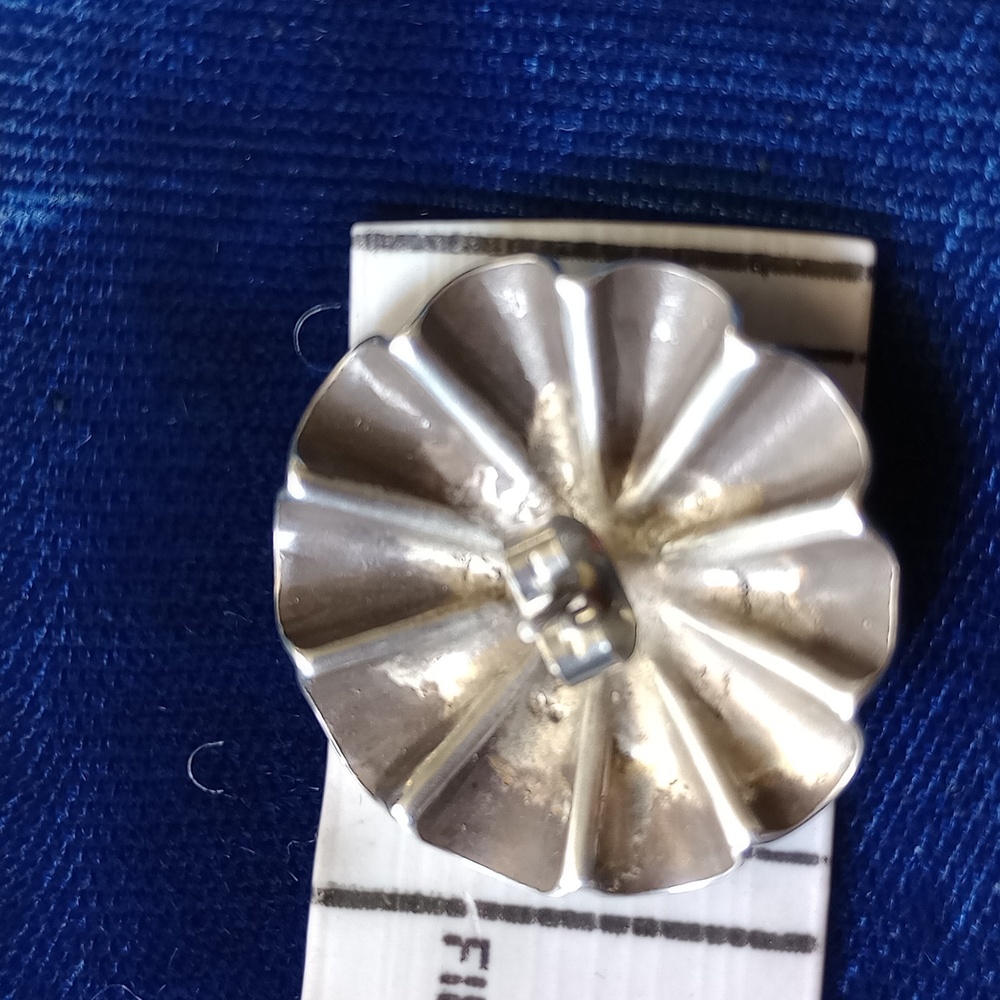 Vintage Silver Floral Shaped Southwestern Stud Earrings - Picture 10 of 13